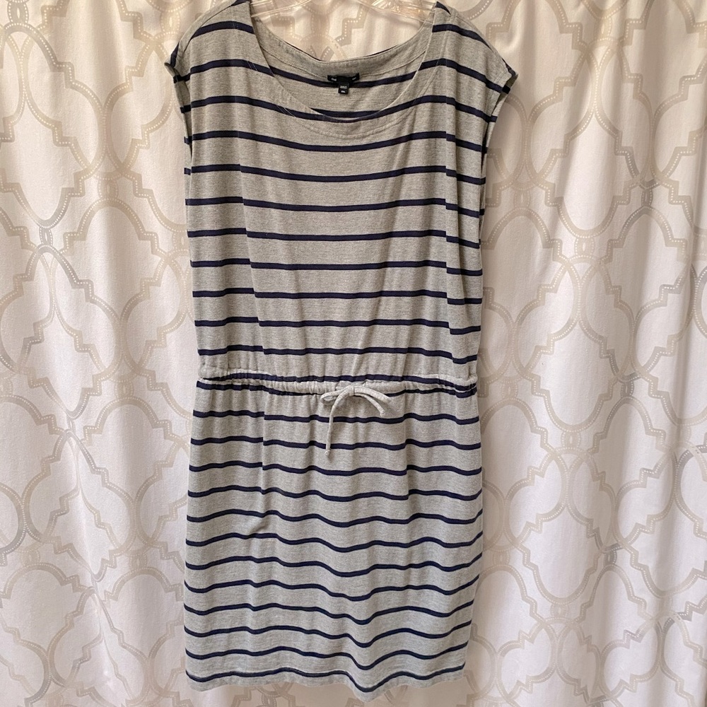 Gap tie waist dress